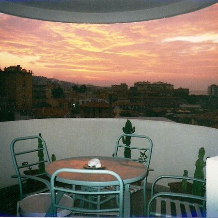 Appartamento - Terrazzo Vivibile Vista Mare, Wi-Fi Gratuito Vallecrosia Luaran gambar