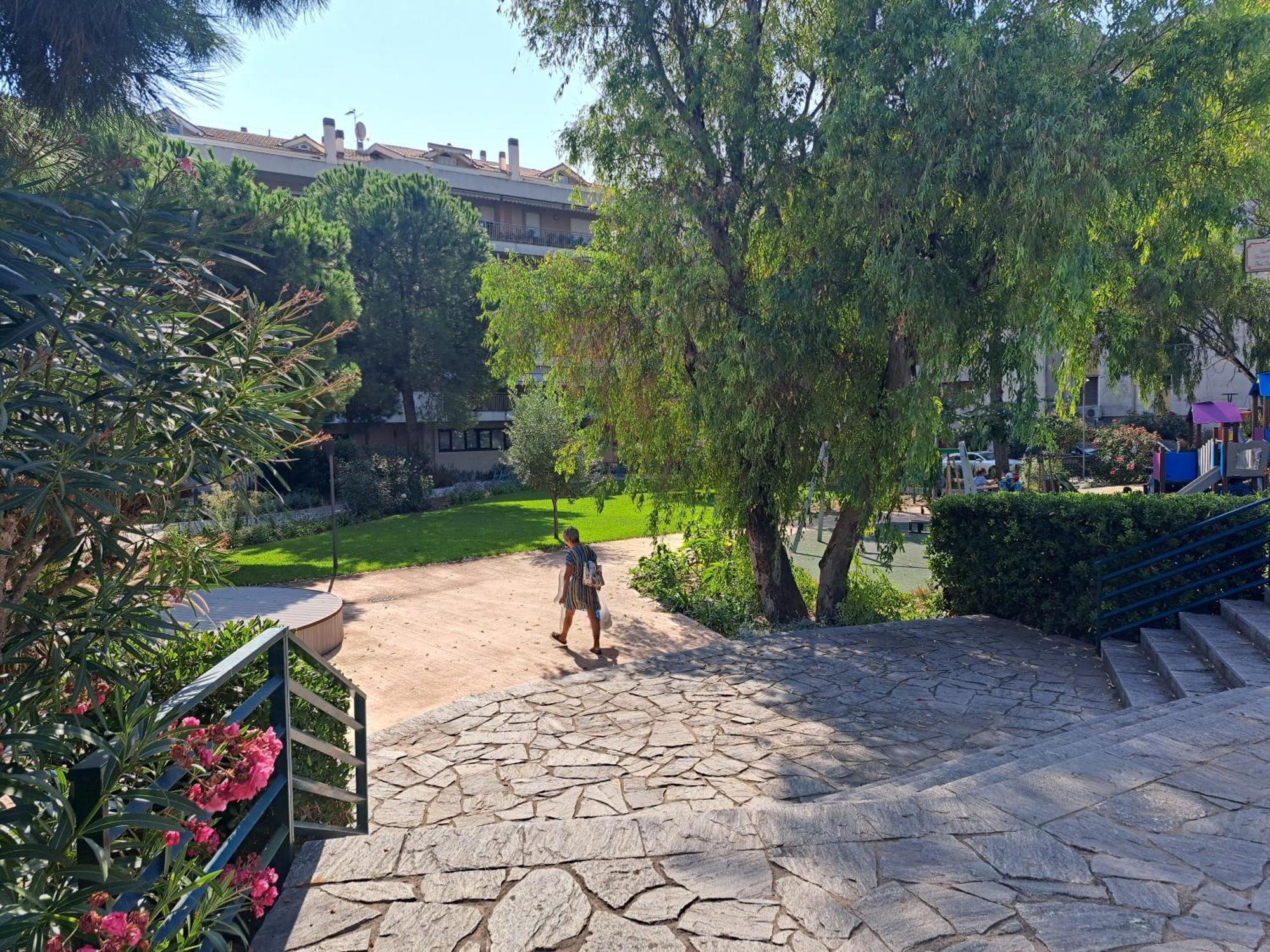 Appartamento - Terrazzo Vivibile Vista Mare, Wi-Fi Gratuito Vallecrosia Luaran gambar
