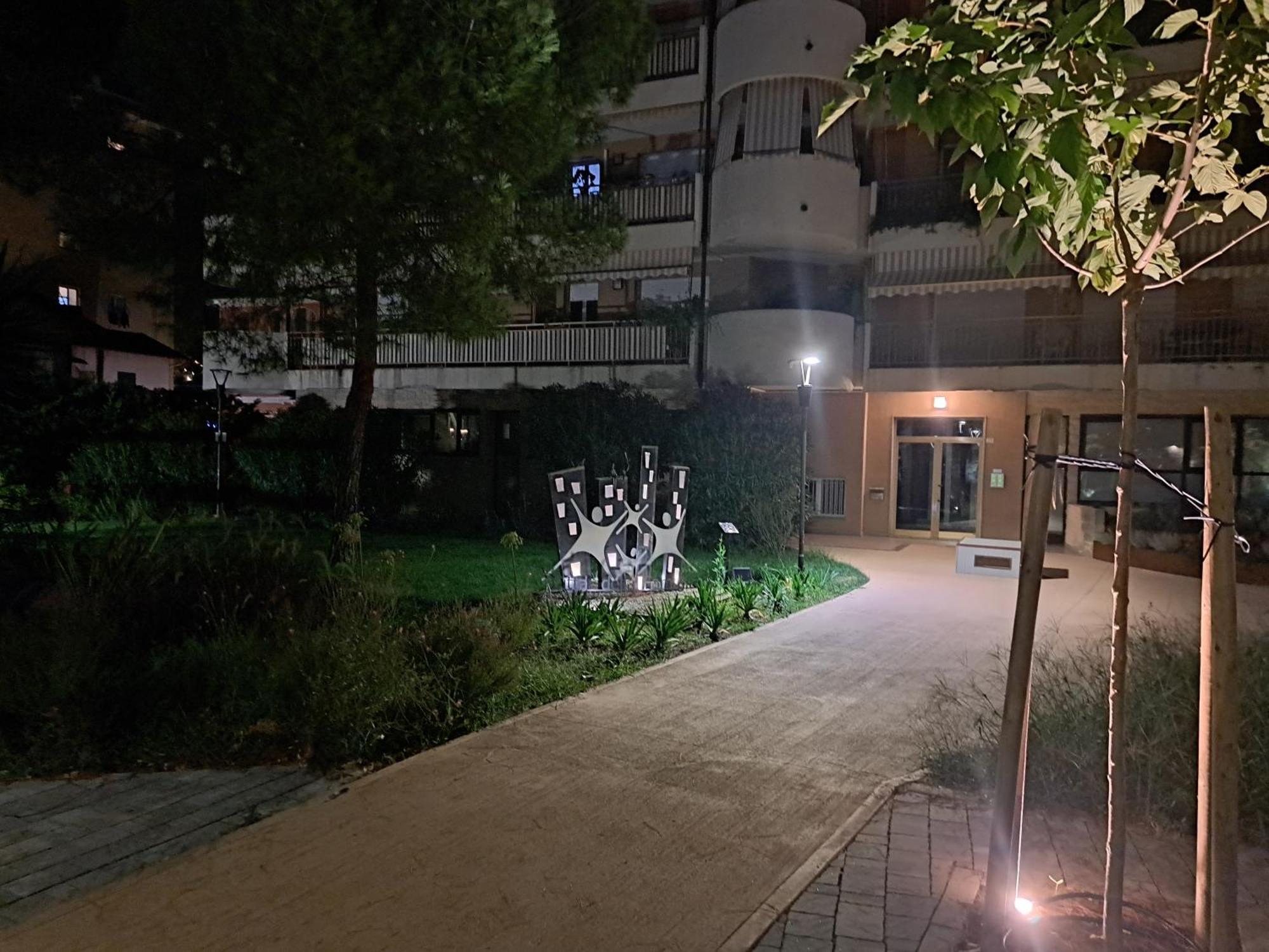 Appartamento - Terrazzo Vivibile Vista Mare, Wi-Fi Gratuito Vallecrosia Luaran gambar